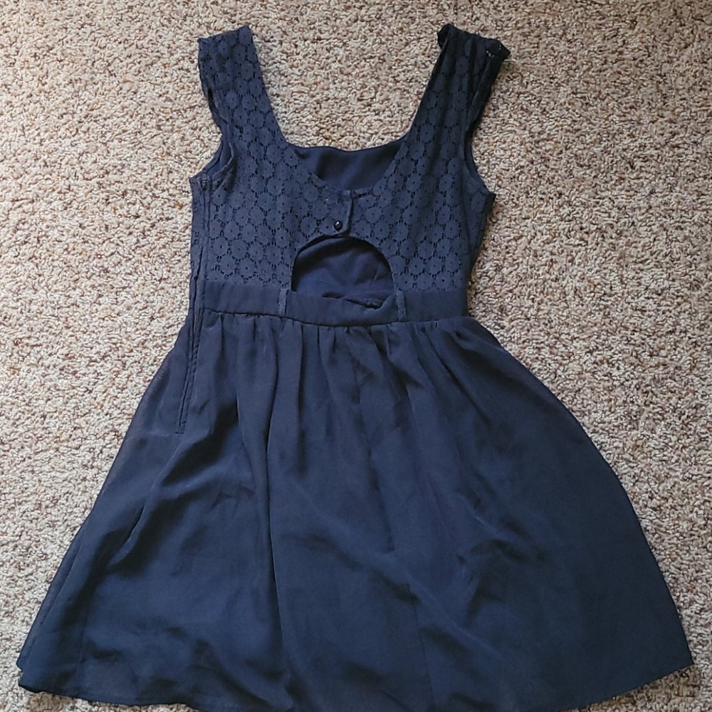 Dress - Picture 2 of 2